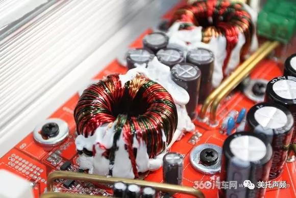 天津捷沃奧迪Q5升級斯派朗魔音盒，這個冬天有TA才“美”！