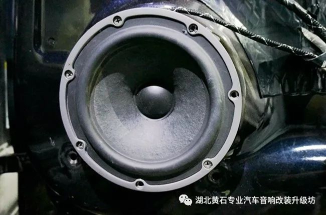 湖北黃石車改坊大眾帕薩特音響升級，改裝霸克和斯派朗音響