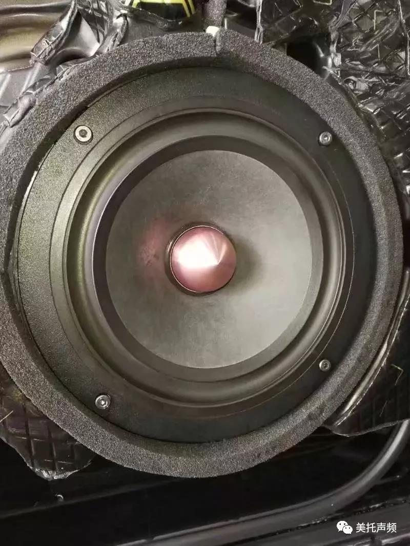 殿堂級移動劇院，賓利啟用美國Hybrid Audio限量豪華音響套餐【新疆車改坊】