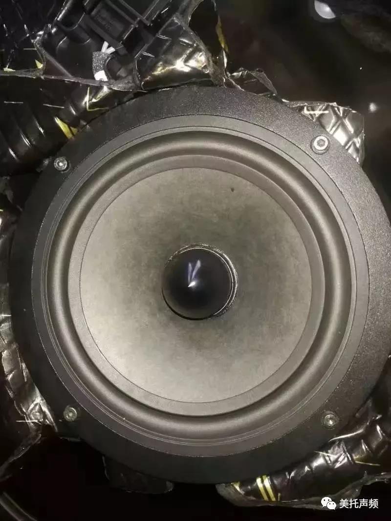殿堂級移動劇院，賓利啟用美國Hybrid Audio限量豪華音響套餐【新疆車改坊】