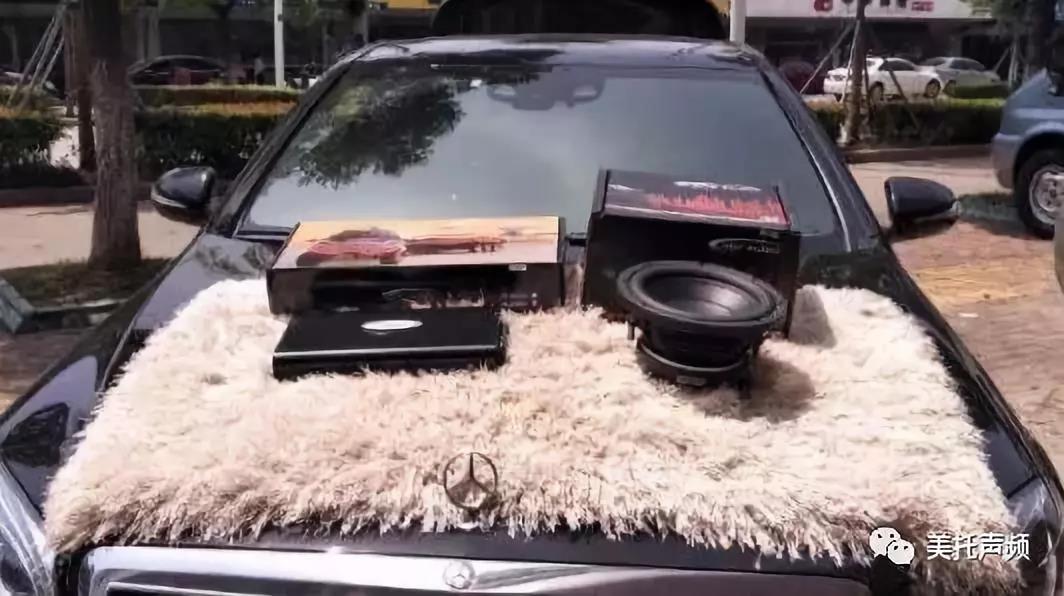奔馳也需要改裝！不一樣的發燒體驗-車改坊太倉店為奔馳汽車音響升級
