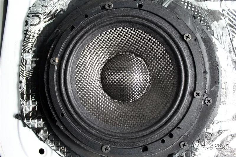 兩臺PS8，30W重金打造-車改坊武漢店為奧迪Q5音響升級美國Hybrid Audio
