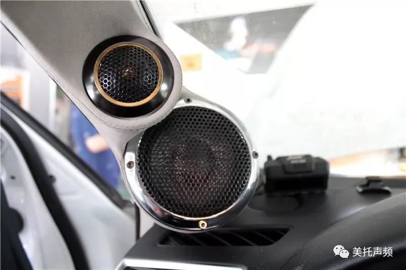 兩臺PS8，30W重金打造-車改坊武漢店為奧迪Q5音響升級美國Hybrid Audio