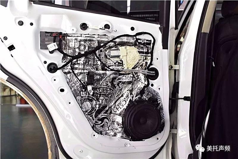 兩臺PS8，30W重金打造-車改坊武漢店為奧迪Q5音響升級美國Hybrid Audio