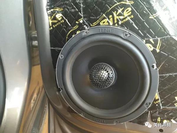 裝了這款備胎低音炮，感覺像是換了一輛車-車改坊新疆店為別克昂科威汽車音響升級德國ETON
