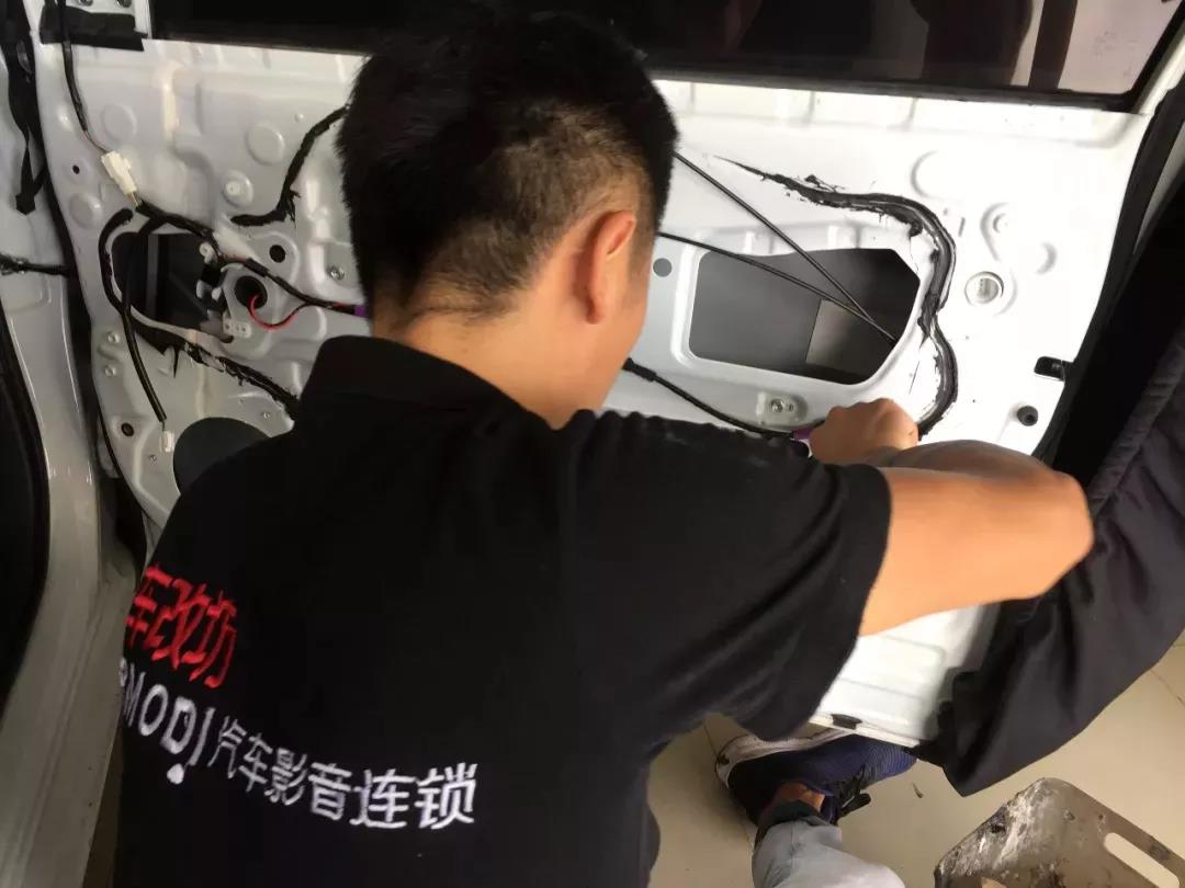 同樣的音樂夢-車改坊佛山店為豐田雷凌汽車音響升級德國ETON