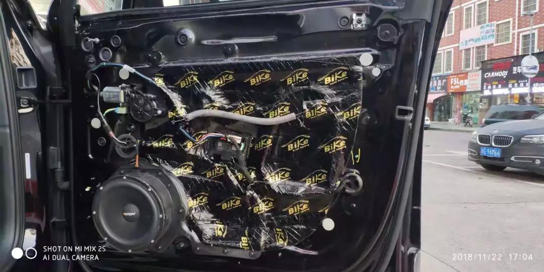 鬧哪樣！奧迪q7也不滿意？-車改坊義烏店奧迪q7汽車音響升級德國ETON
