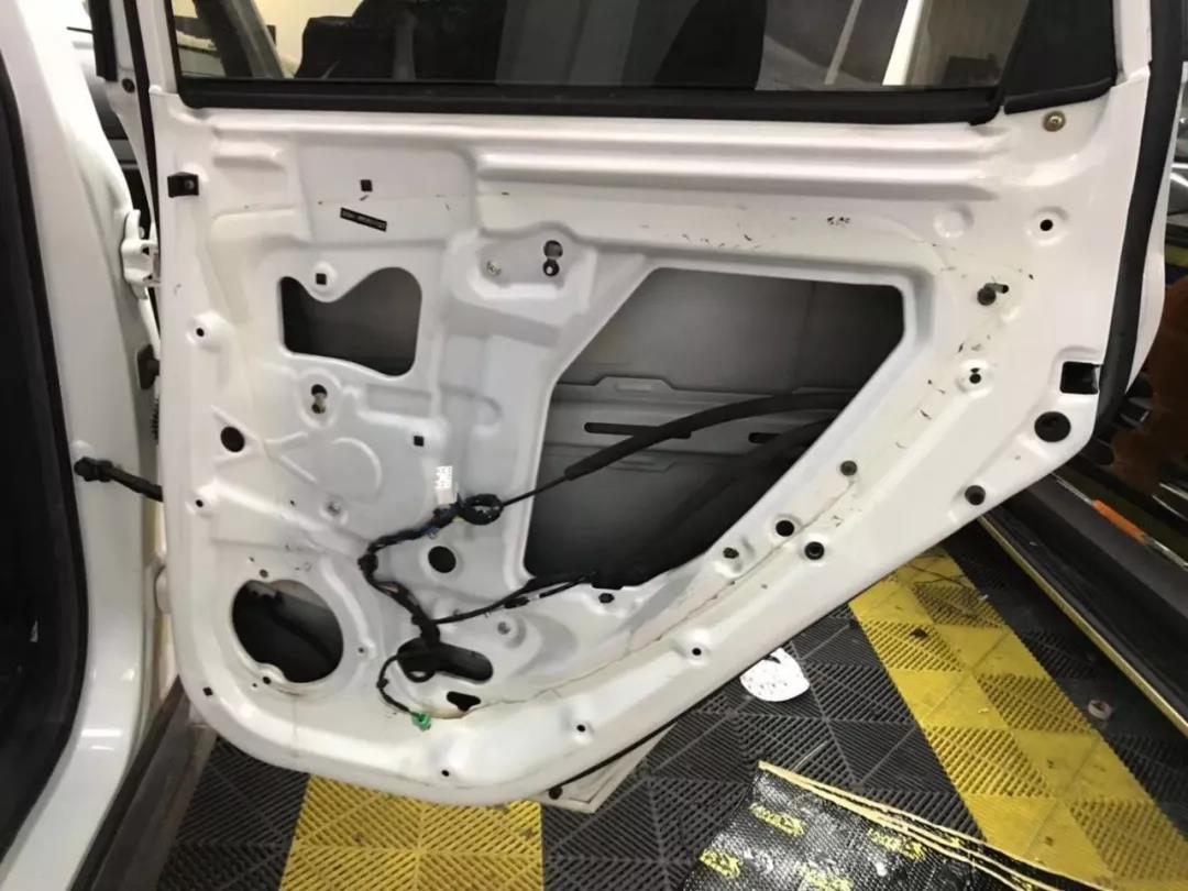車主都說，這一對比很受傷呀！-車改坊重慶店長安CS35汽車音響升級美國霸克