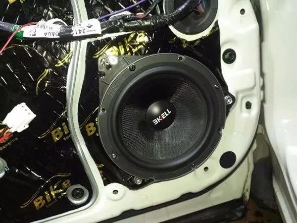 原車音響無聊怎么辦？-車改坊新疆店日產奇駿汽車音響升級美國BKELL