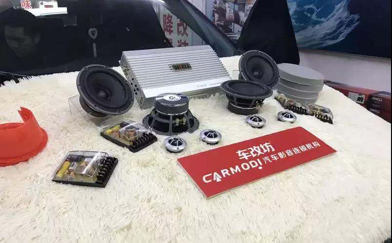 讓靈魂散發光彩！-車改坊重慶店吉普自由光汽車音響升級美國霸克