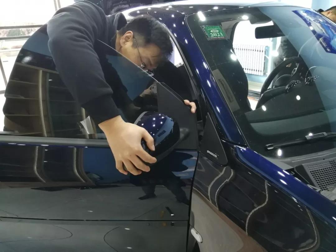 一臺超薄低音炮來點亮全場！新款SMART這波升級車主很滿意