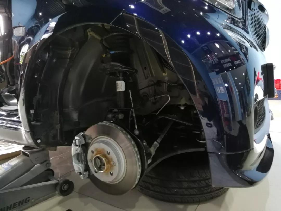 一臺超薄低音炮來點亮全場！新款SMART這波升級車主很滿意