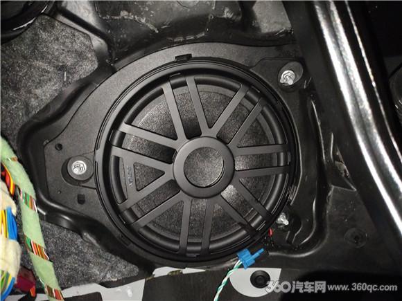 奔馳C180改裝德國伊頓汽車音響 專車專用喇叭輕松提升音質