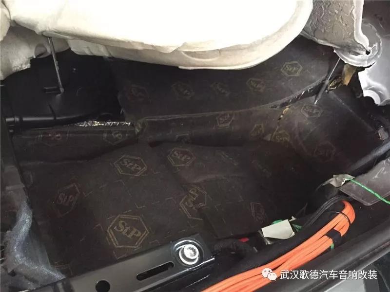 環繞音樂極致享受 武漢奧迪A6L汽車音響改裝