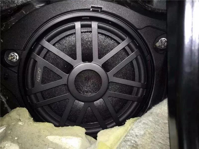 要效果不要改動 奔馳E300L升級德國伊頓專車專用音響