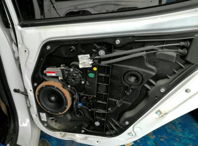與有榮焉 車改坊汽車影音連鎖現代朗動改裝霸克