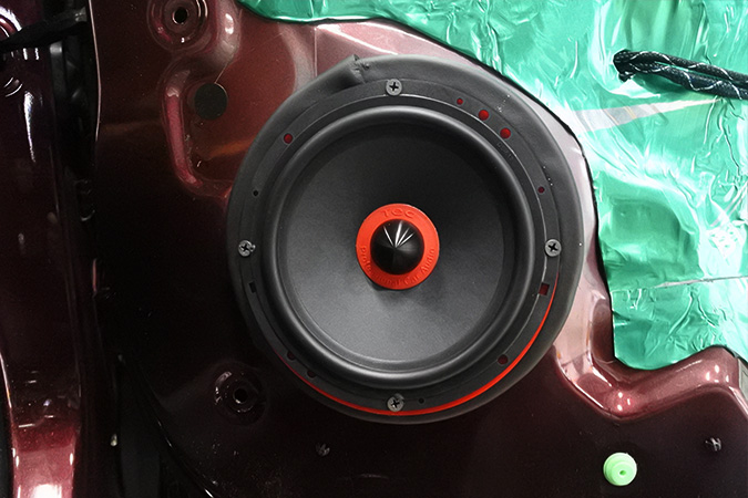 寶駿560改裝意大利TEC聲浪系列SPL6P/K搭配美國霸克功放低音，聲音很震撼