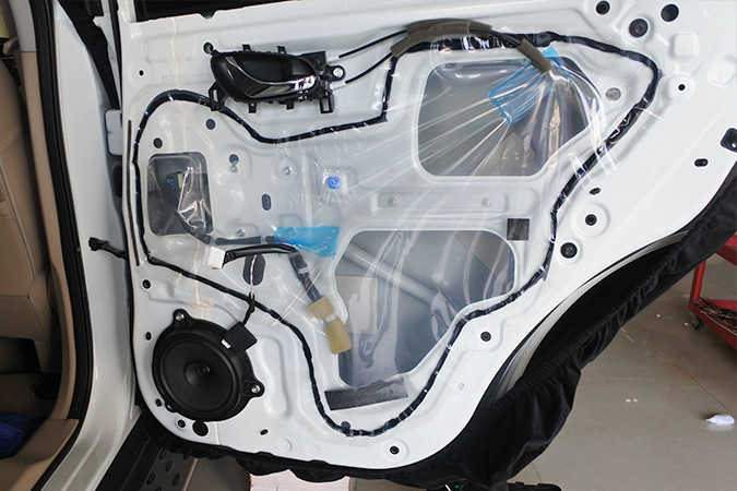 來兩發2180套餐，日產新奇駿無損換裝TEC MY6K兩分頻套裝喇叭+霸克CX650同軸喇叭