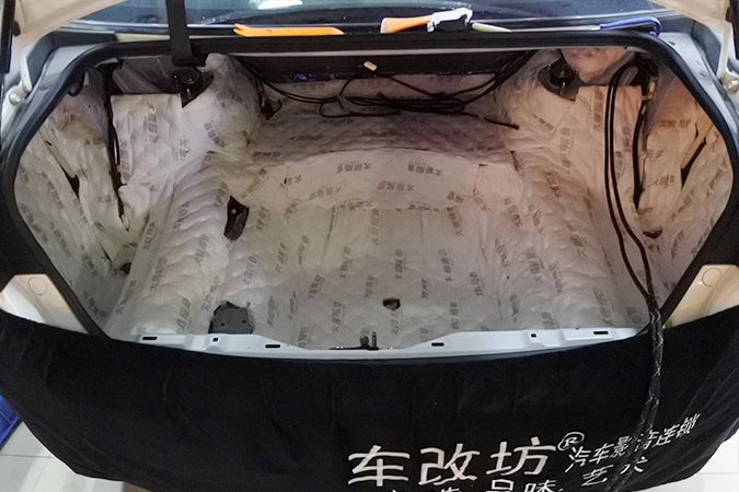 全面升級，豐田皇冠大能專業定制版隔音再配德國伊頓音響+美國霸克功放