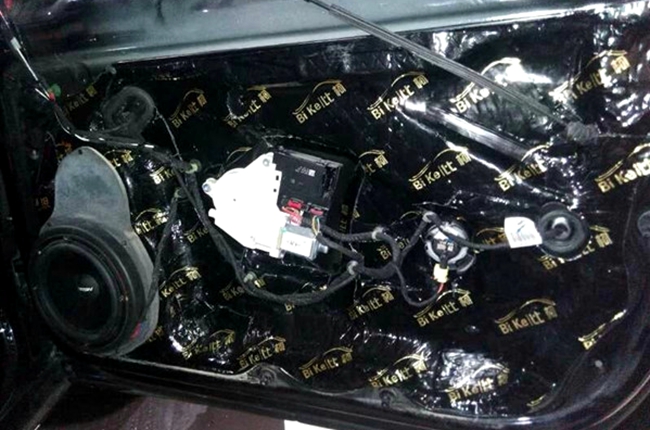 氣勢不能輸 車改坊汽車影音連鎖大眾邁騰改裝