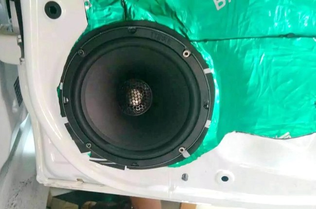 專屬FM 新疆車佳坊哈弗H6改裝美國霸克汽車音響