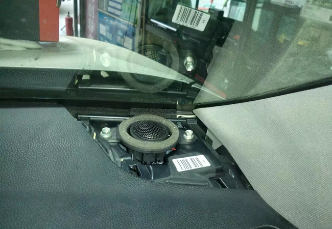 微笑著唱生活之歌 新疆車佳坊豐田漢蘭達改裝