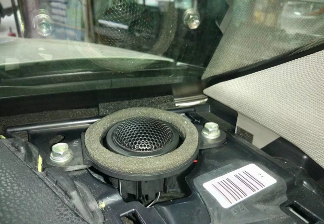 微笑著唱生活之歌 新疆車佳坊豐田漢蘭達改裝