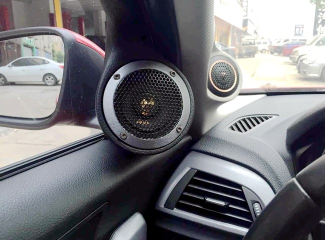 車改坊汽車影音連鎖寶馬116改裝Hybrid Audio和ARC 你
