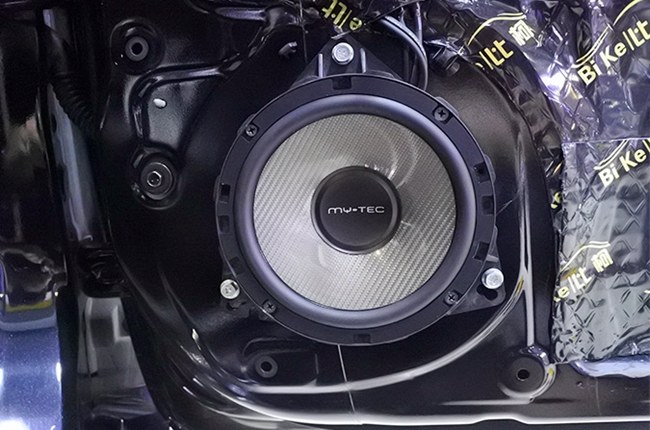 時尚標桿看這里 車改坊汽車影音連鎖日產天籟改
