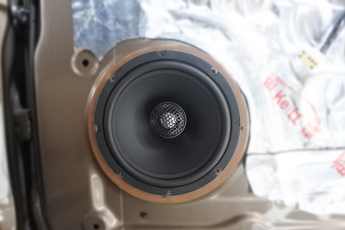 寶駿730以霸克C10.3配意大利TEC入門級系列MY6K兩分頻套裝喇叭，簡直爽爆了