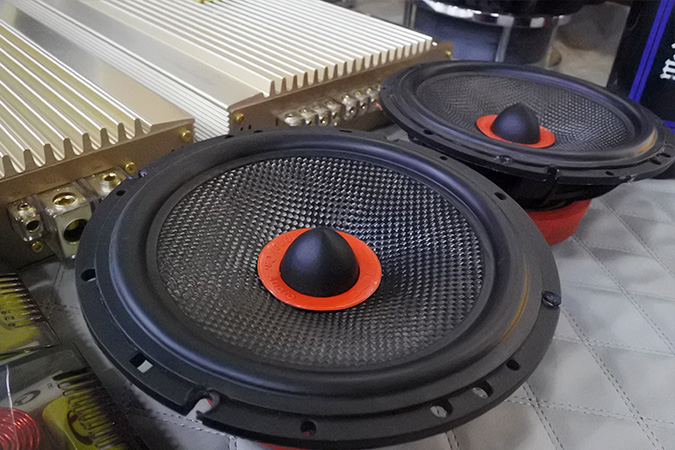 寶馬525Li改裝意大利TEC聲浪系列SPL6/K加SQ3中音打造三分頻音響系統
