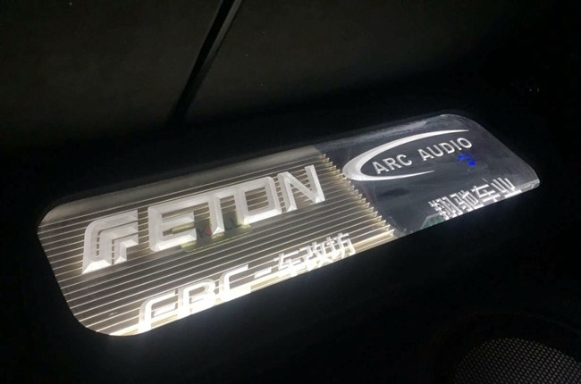 猛很重要 車改坊汽車影音連鎖大眾高爾夫4改裝