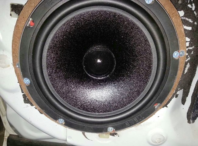 就這樣干脆漂亮 車改坊汽車影音連鎖比亞迪速銳