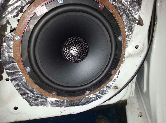 就這樣干脆漂亮 車改坊汽車影音連鎖比亞迪速銳