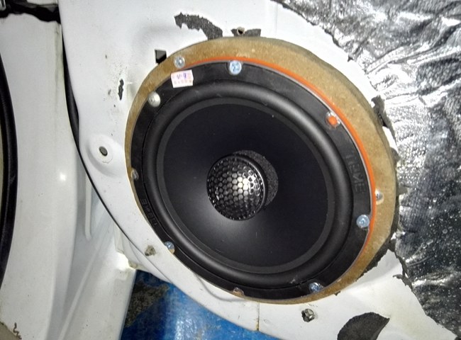 就這樣干脆漂亮 車改坊汽車影音連鎖比亞迪速銳