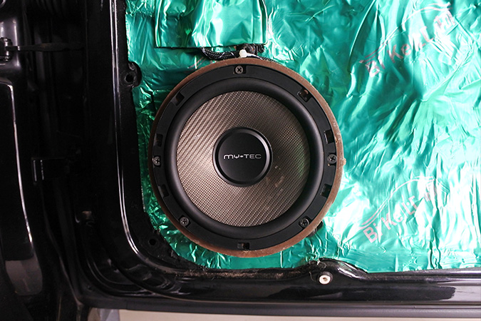 還是這個經典組合，大眾朗逸改裝TEC MY6K+霸克C10.3超低音，2.1小炸機系統