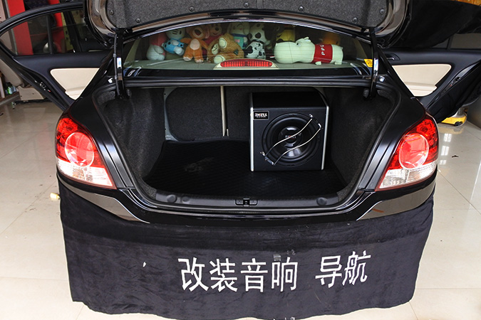 還是這個經典組合，大眾朗逸改裝TEC MY6K+霸克C10.3超低音，2.1小炸機系統