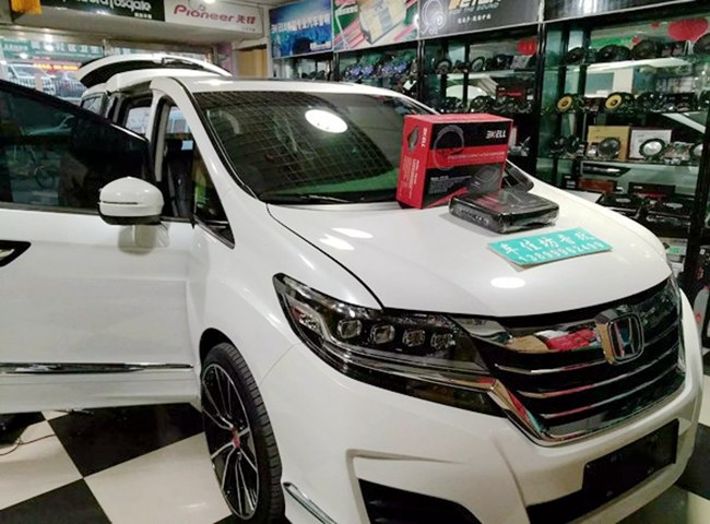 悅味不夠？ 車改坊汽車影音連鎖本田艾力紳改裝