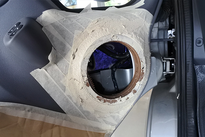 福特全順大能優質專業定制版全車隔音并且改裝全套美國霸克RK-X3最新優質三分頻汽車音響