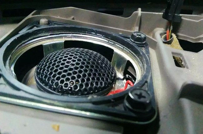男人的必備神器 新疆車佳坊日產天籟二次升級改