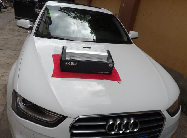 好事多磨 昆明魔音車坊奧迪A4L二次升級改裝美國