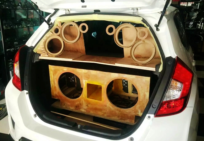 快上車有音樂！新疆車佳坊本田飛度改裝美國霸