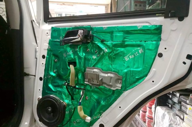 音樂沒有遠方 新疆車佳坊啟辰T70改裝美國霸克汽