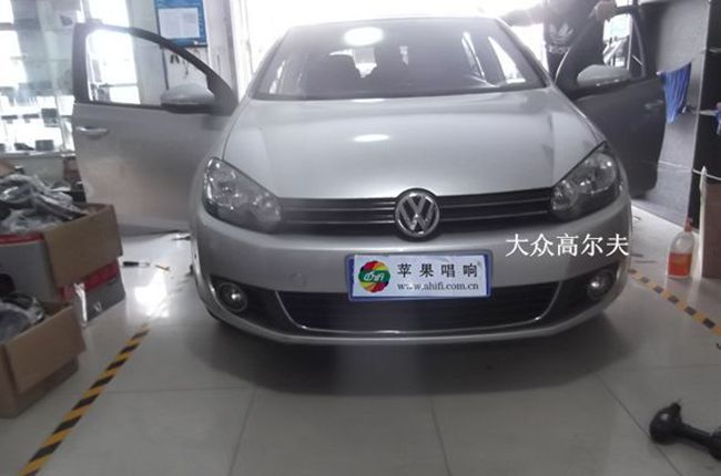 理想模樣 大連蘋果唱響高爾夫6改裝美國霸克汽車