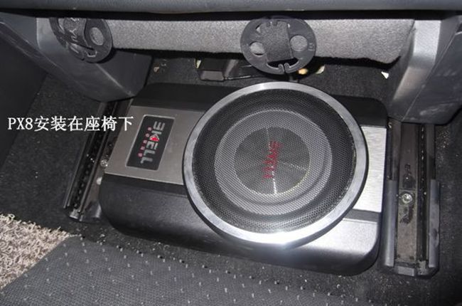 理想模樣 大連蘋果唱響高爾夫6改裝美國霸克汽車