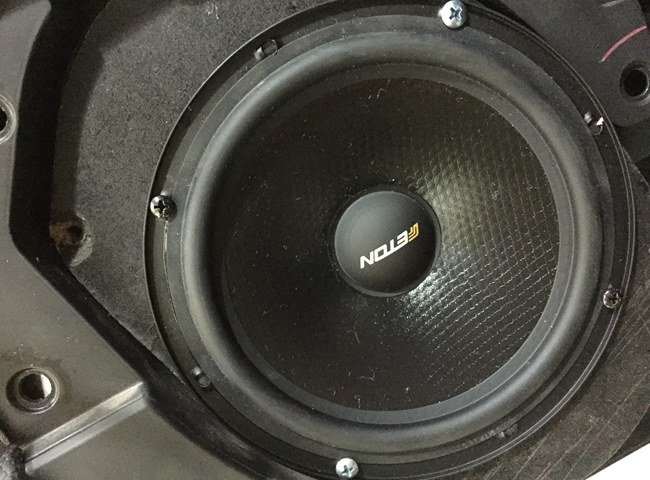 音樂藍圖 鄭州卡卡吉普自由客改裝德國ETON汽車音
