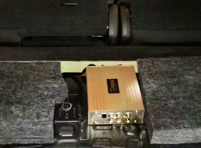 紳士本色 新疆車佳坊大眾途銳改裝ETON和斯派朗音