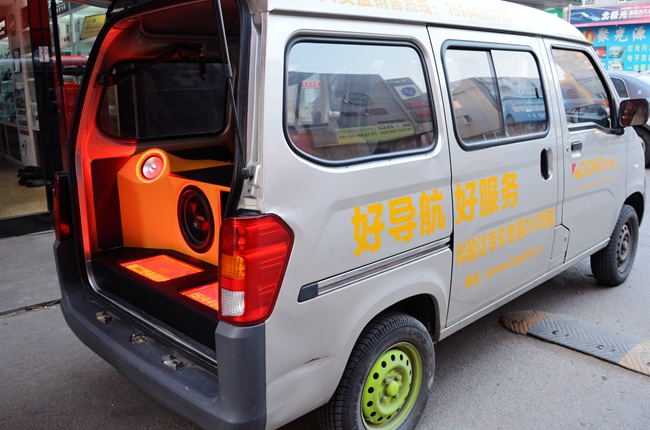 盡享好聲音 沈陽易陽五菱榮光改裝美國霸克汽車