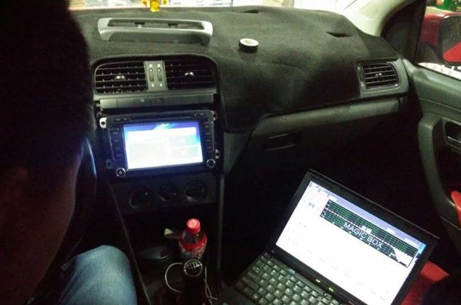 彈出旋律原聲 新疆車佳坊大眾POLO改裝霸克和斯派