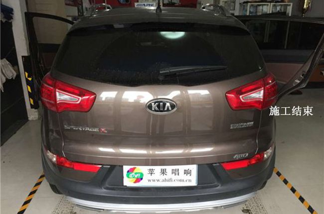 觸動靈魂 大連蘋果唱響起亞智跑改裝美國霸克汽
